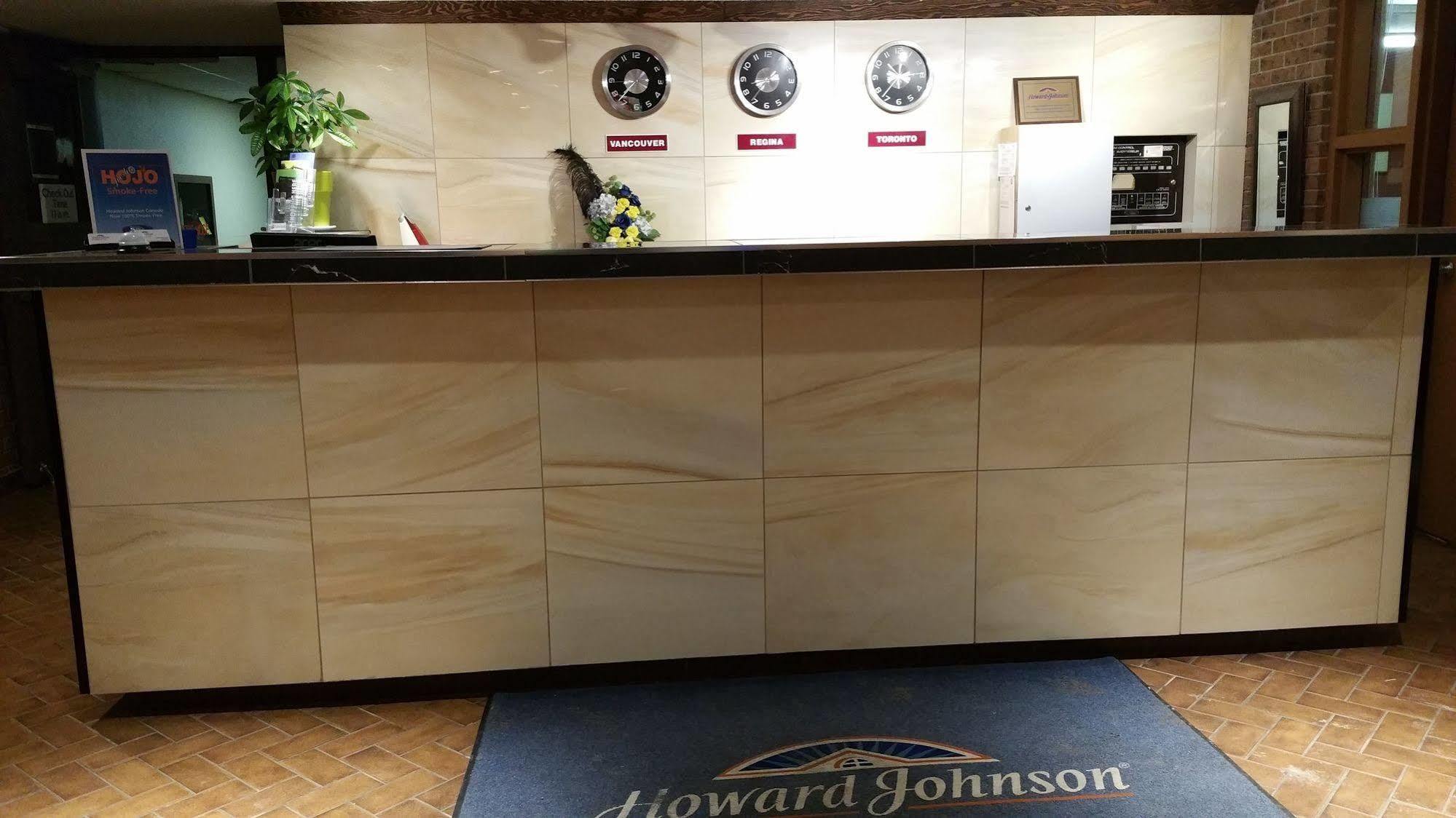 Howard Johnson By Wyndham Melville Екстериор снимка